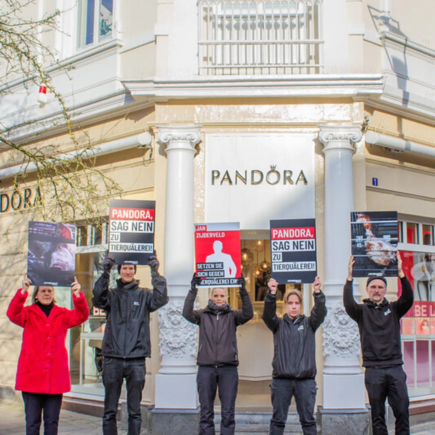Protest vor Pandora gegen Ahold Delhaize