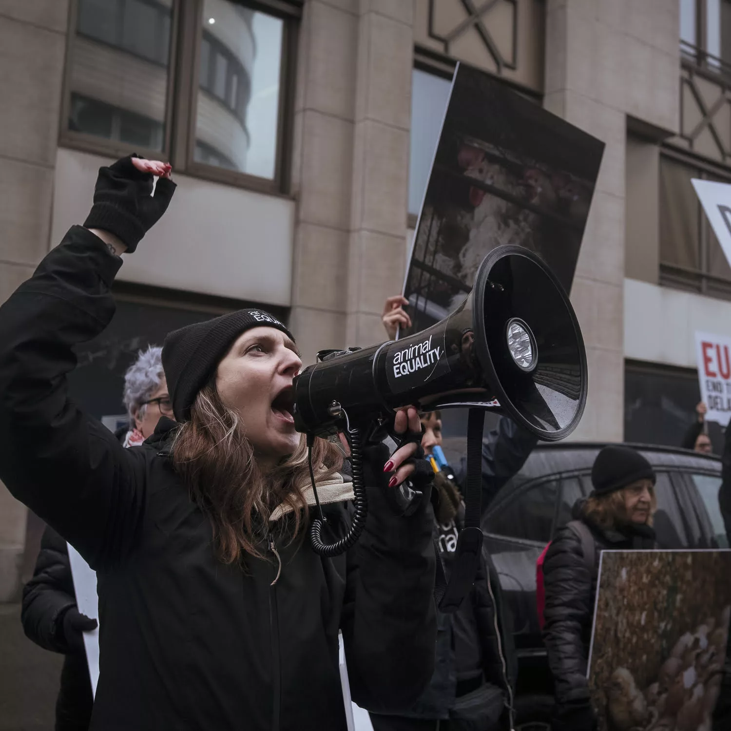 Aktivistin bei Protest