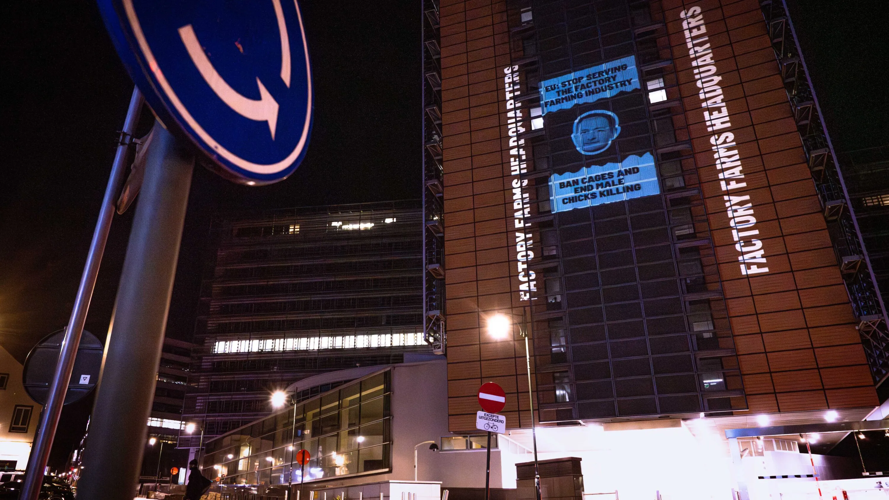Projektion auf das Berlaymont-Gebäude der Europäischen Kommission in Brüssel
